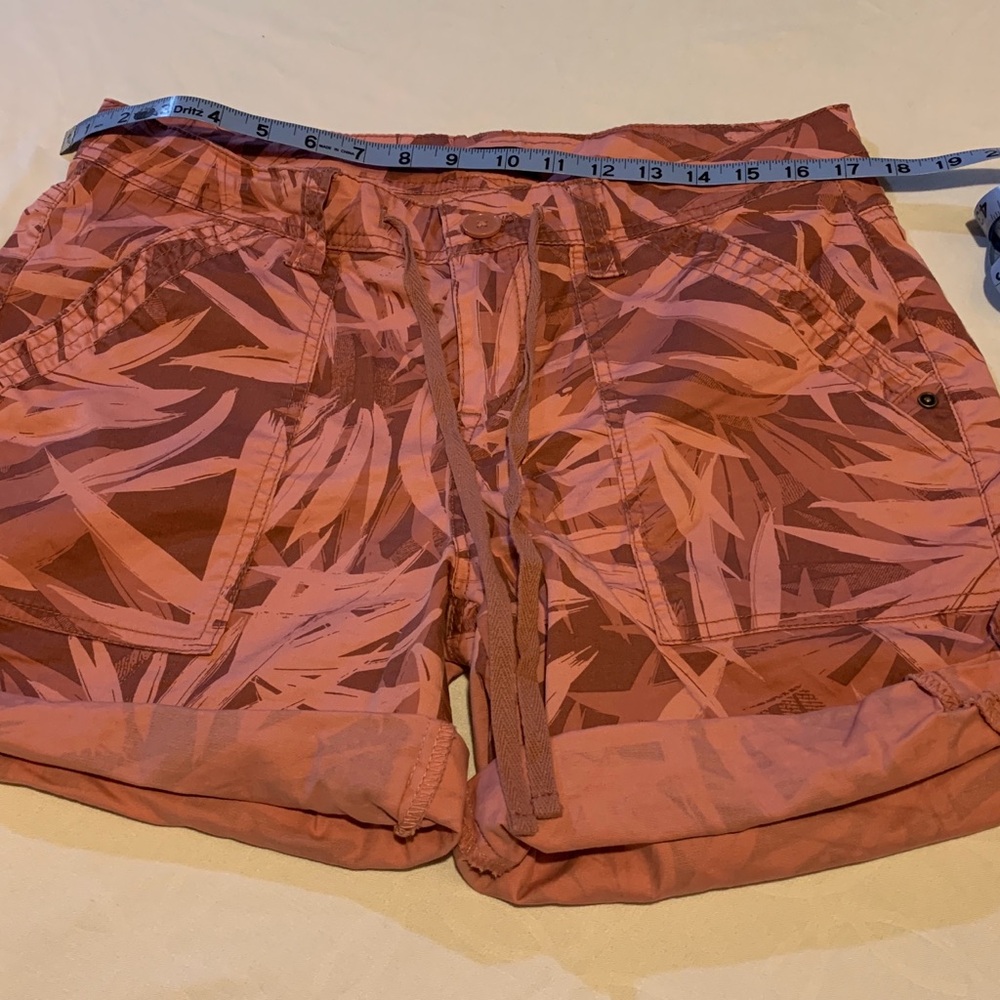 Women's Tropical Print Cargo Shorts